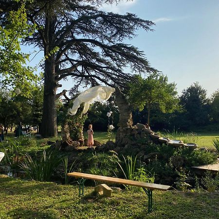 Bed and Breakfast Domaine Des Chabriers Ourches Exterior foto